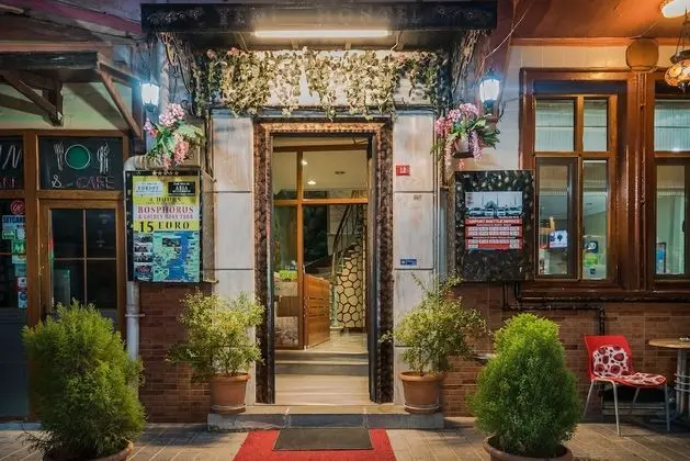 Yeni Hotel - Dış Mekan