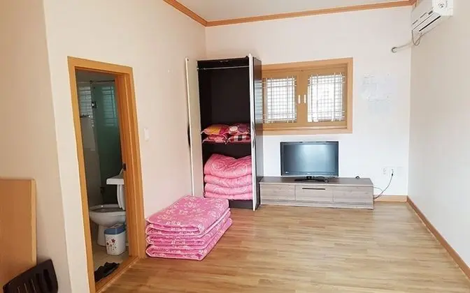 Yeongam Seonhyanggwan Hanok Pension - Oda