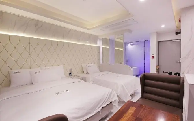 Yeongju Sanchaek Self Check-in Motel - Oda