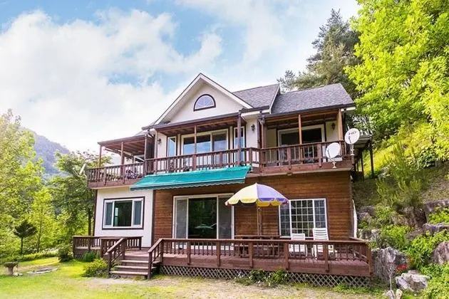 Yeongwol Deulkkotsanjang Pension