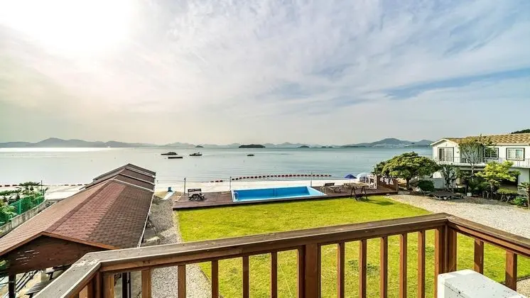 Yeosu Arens Pension