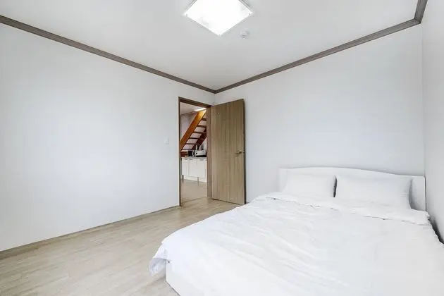 Yeosu Dangdangi Dog Family Pension Gold