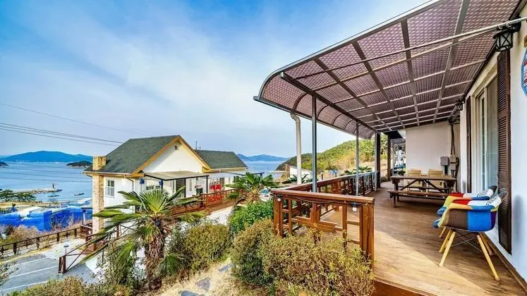 Yeosu Dulggot Pension