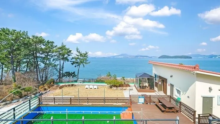 Yeosu Hi Mom Kids Family Pension Black
