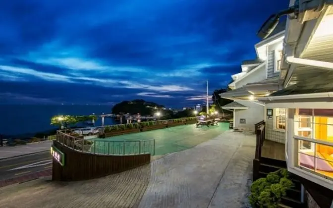 Yeosu Hyangirampunggyeong Pension