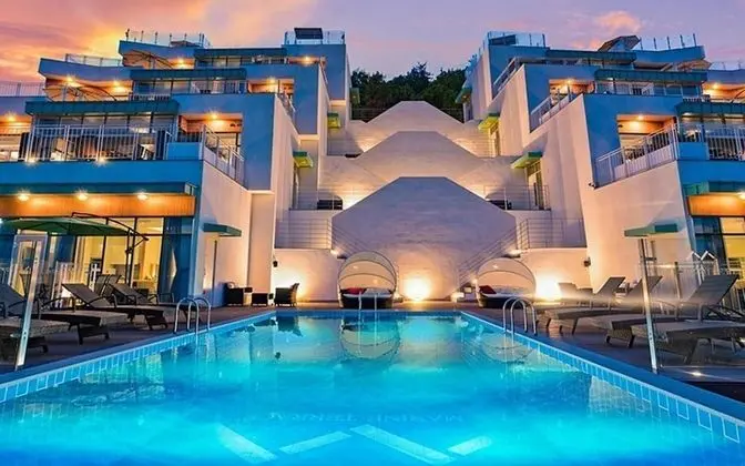 Yeosu Marine Terrace Poolvilla