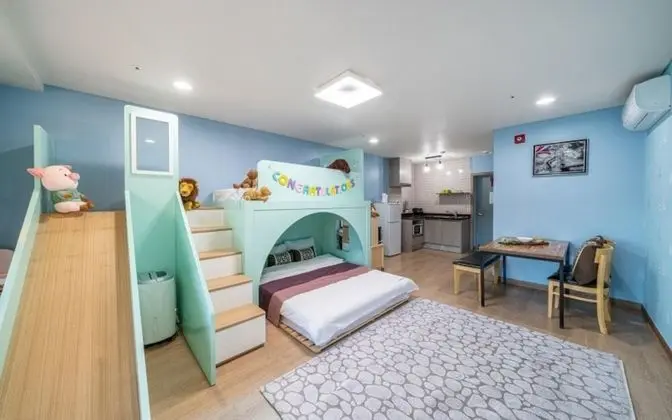 Yeosu Romance Night Sea Pension Resort
