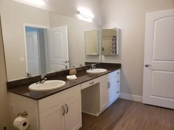 Yes it s Right 2 Suites and 3 Baths in the Heart of San Diego FB2 - Oda