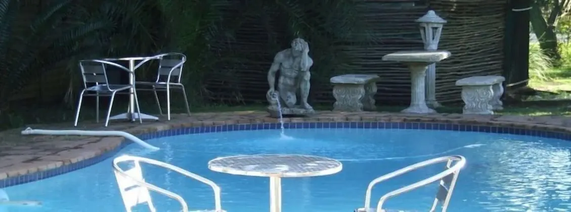 Yes Please Guest House - Havuz