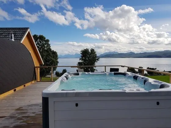 Yggdrasil Farmhotel Retreat & Spa - Havuz