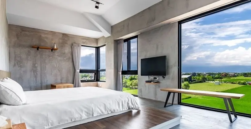 Yilan twenty four