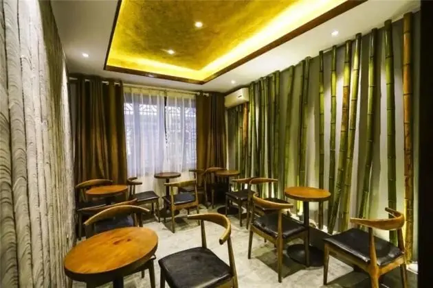 Yinlu Bedroom Fenghuang Hongqiao Shop - Yerinde Yemek