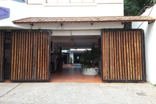 YK ART HOUSE