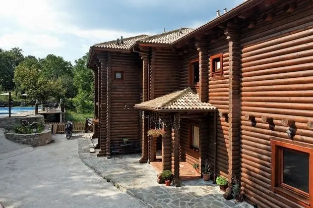 Yliessa - Dış Mekan
