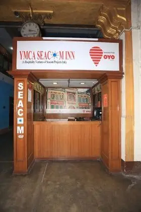 YMCA Seacom Inn - Lobi