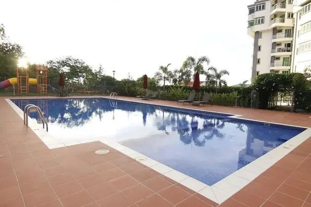 YO.OM Families Gateway Luxury Condo 6-9 Pax - Havuz