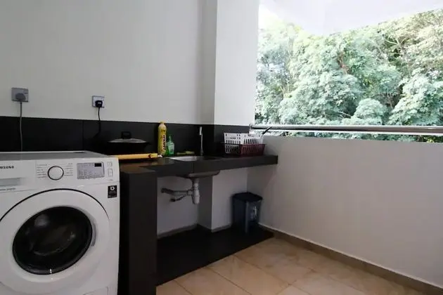 YO.OM Families Gateway Luxury Condo 6-9 Pax - Mutfak