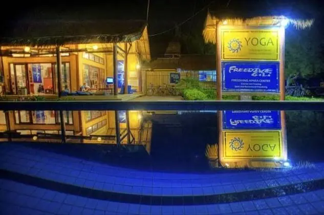 The Yoga Garden - Havuz