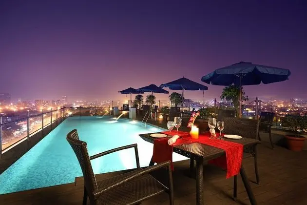 Yogi Executive, Navi Mumbai - Havuz