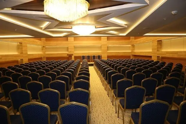 Yol İş Holiday Hotel Trabzon - İş / Konferans