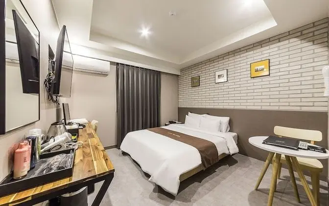 Yongin Top