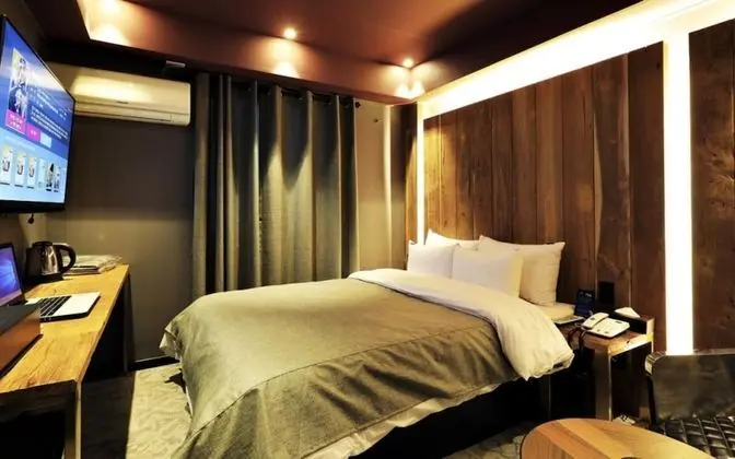 Yongsan Rainbow Hotel - Oda