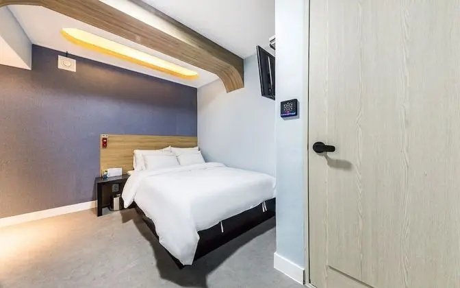 Yongsan Sharp Hotel - Oda