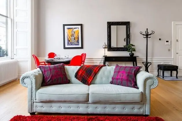 York Place Apartment in Georgian City Centre Building