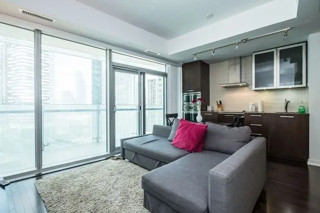 York Street Condos Tower 1 - Öne Çıkan Resim