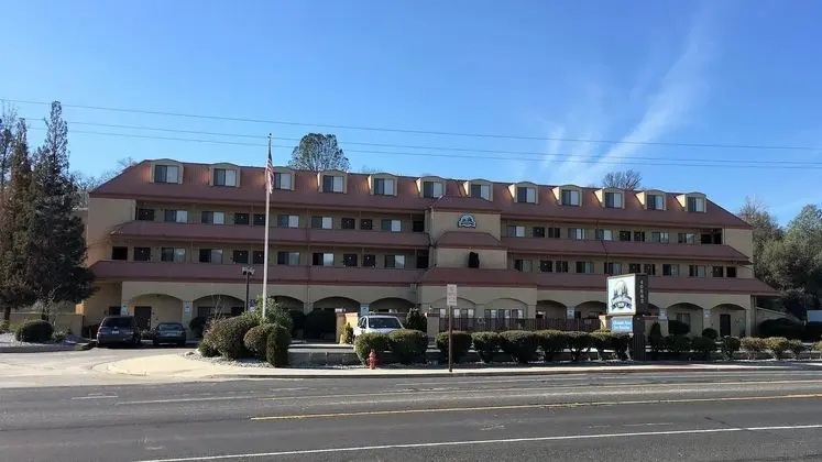 Yosemite Sierra Inn