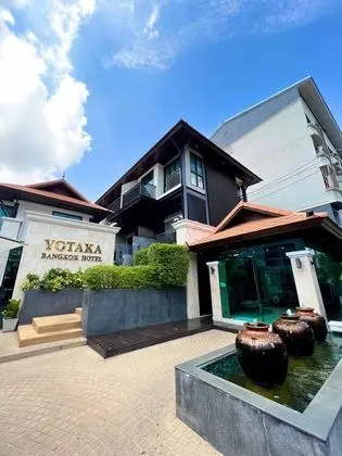 Yotaka Residence - Lobi