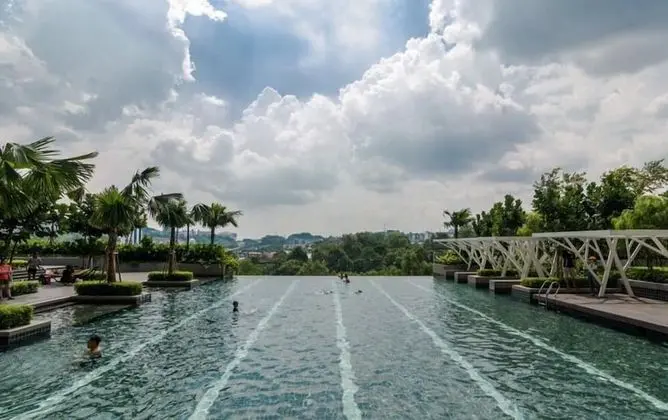 You Vista Cheras Luxury Condo - Havuz