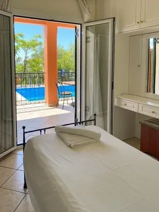 Villa Youla Large Private Pool Walk to Beach Sea Views A C Wifi Car Not Required - 1025 - Dış Mekan