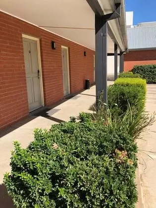 Young Federation Motor Inn - Dış Mekan