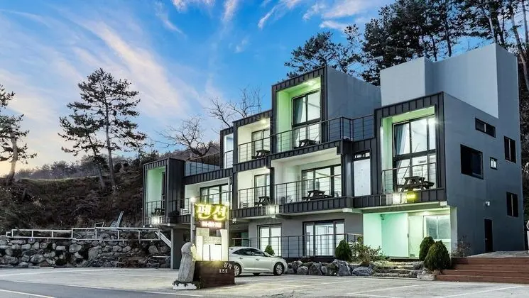 Youngduk Cube Pension