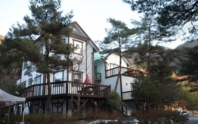 Youngwol Sky Pension Camping