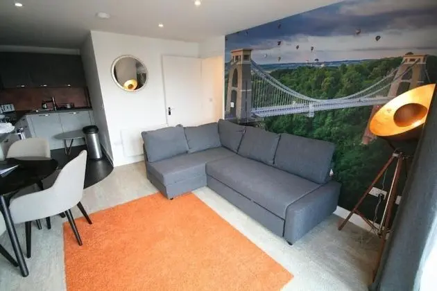 Your Apartment Brunel Loft - No 2