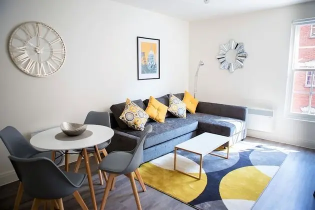 Your Apartment The Clarence - No 2