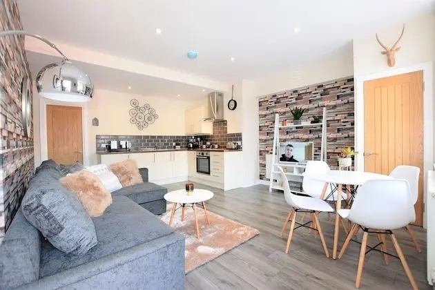 Your Apartment The Old Bank 2