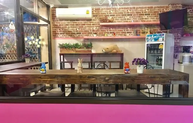 Your Hostel at Chiang Mai - Adults Only - Yerinde Yemek