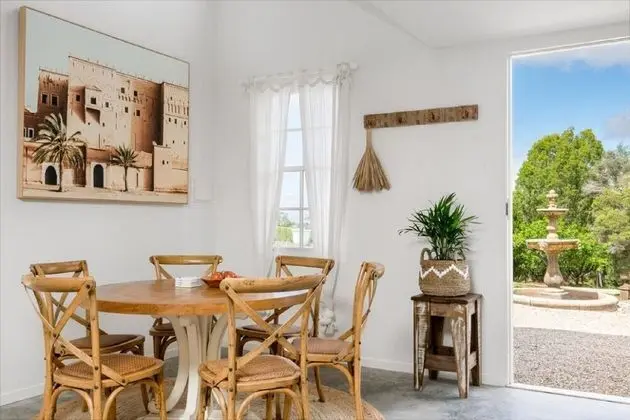 Your Luxury Escape-Ocean View Barn House - Oda Düzeni