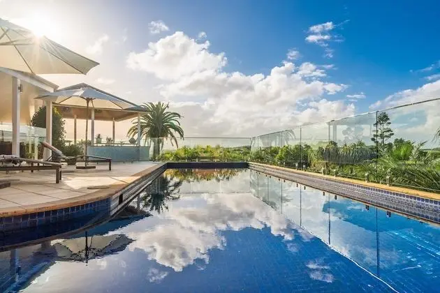 Your Luxury Escape - White Wood - Havuz