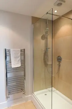Your Space Apartments The Hamiltons - Banyo Tipleri