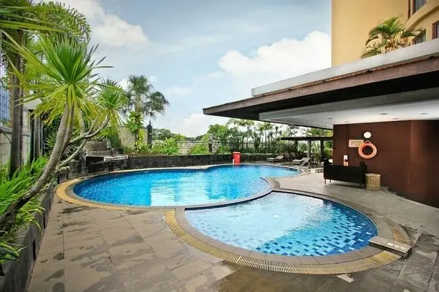 youre.at - Grand Setiabudi Apartment - Havuz