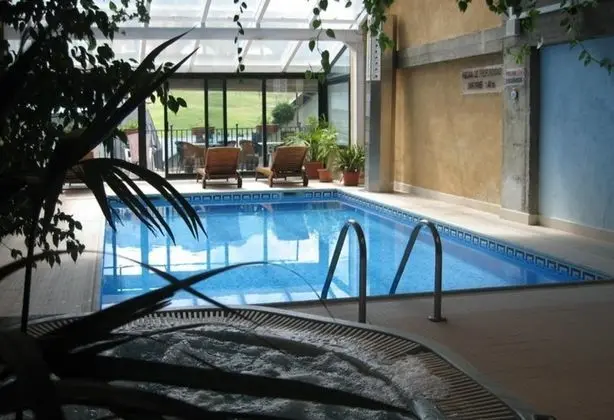 YOY Villa de Sallent 3* - Havuz