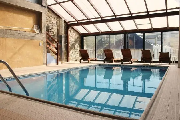 YOY Villa de Sallent 3* - Havuz