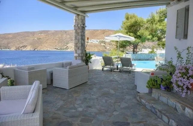 Yperia Hotel