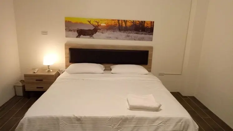 Yuanshan Dahu Homestay