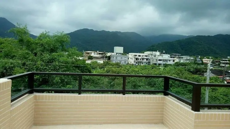 Yuanshan Dahu Homestay