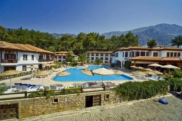 Yücelen Otel Akyaka - Havuz